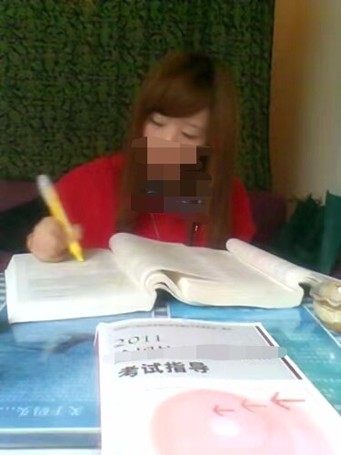 清纯表妹被各种怼阴唇骗炮，最后套牢表哥鸡巴-连载 1 （女性视角，图文并茂）