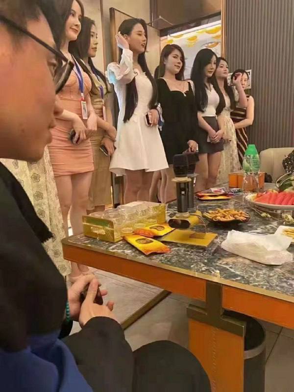 老挝首都万象的“爱情”只要30美元
