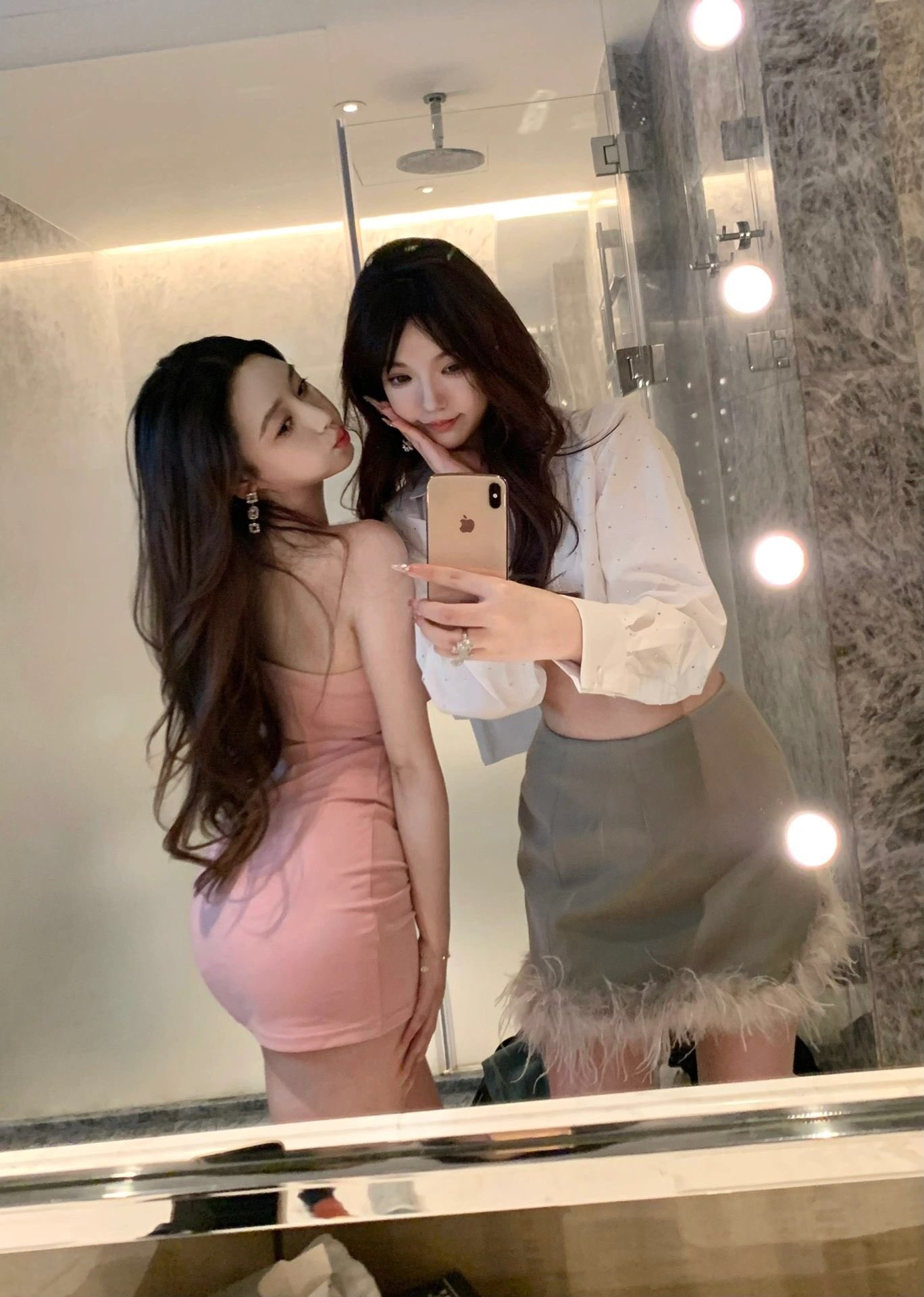 极品长腿黑丝御姐女神 魔鬼身材顶级美腿 白虎粉逼操到腿软天花板级女神