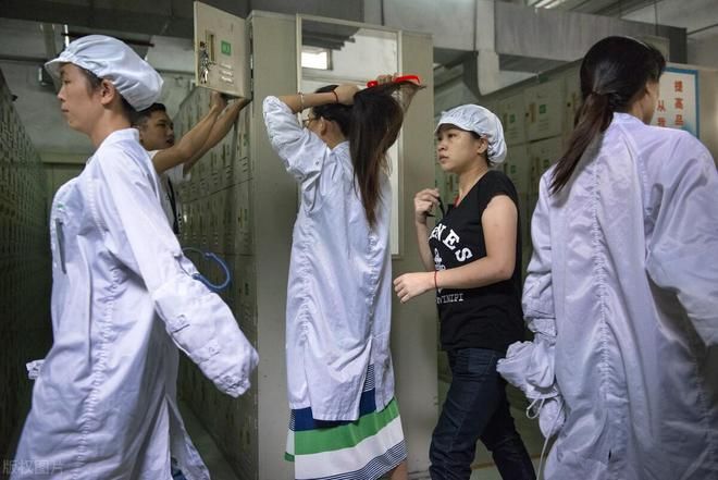 B面人生:过于早熟的表妹,和她的四个男人