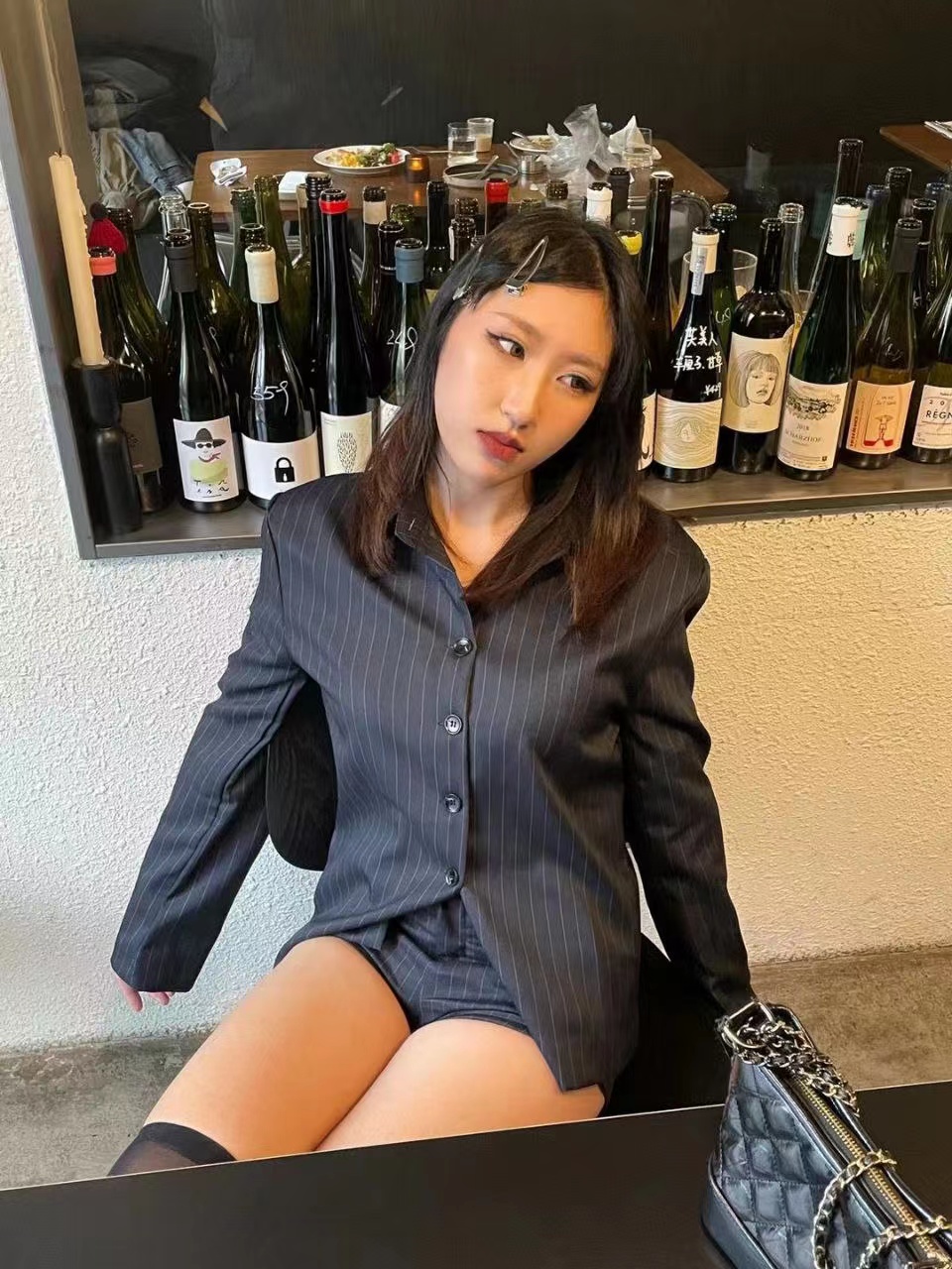 母狗杨池 特别喜欢黑丝 同学聚会喝多被群P 在公司被领导操