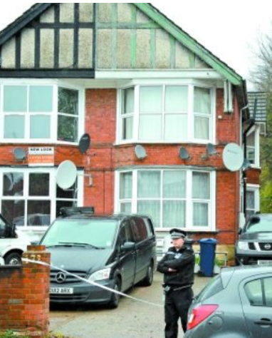 42年前，英国女王侧身骑马，被一名17岁少年射了6枪却毫发无伤