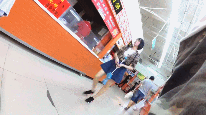 北京地铁商圈CD系列 掀裙被小姐姐发现差点被打手 大神不怕还继续拍