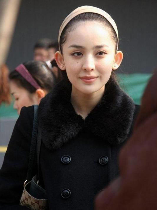私密照和视频接连外泄，前任一个比一个渣，古力娜扎也该醒醒了