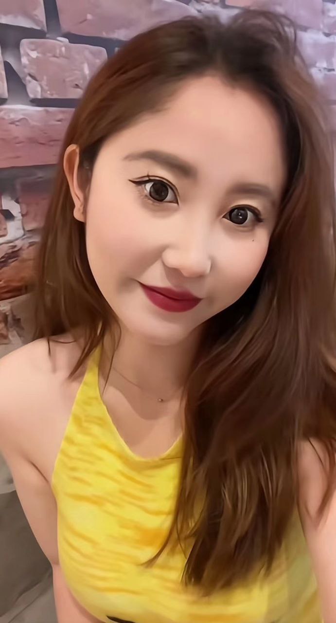 最喜欢被怎么称呼:妓女  母狗   烂货    骚逼   臭婊子
