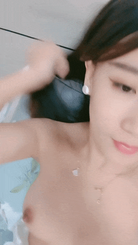 女神简直美到爆【isss小琳】22岁，皮肤白，身材好，这是谁的白月光，脱光看屄还挺粉，大家有眼福了