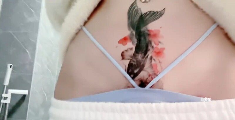 【快手】126W粉丝大主播【夙愿】388元礼物私拍，一起来看鱼，刷了一个飞机 火箭。就为了看看她的鱼