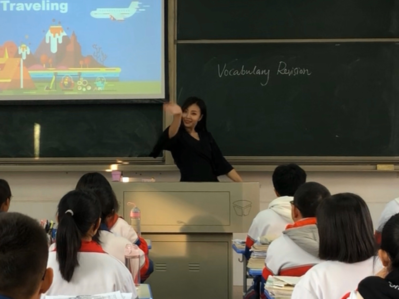江苏32岁英语女老师畸恋15岁男学生[11P]