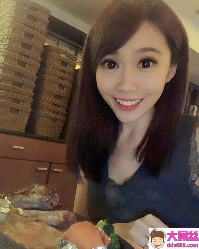气质主播张予馨笑容满分身材也是满级分