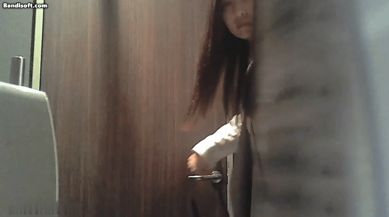首尔商场双镜头后拍各种美女丰满臀部几个稀毛嫩逼美女