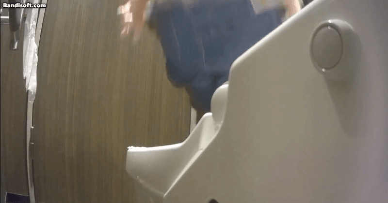 首尔商场双镜头后拍各种美女丰满臀部几个稀毛嫩逼美女