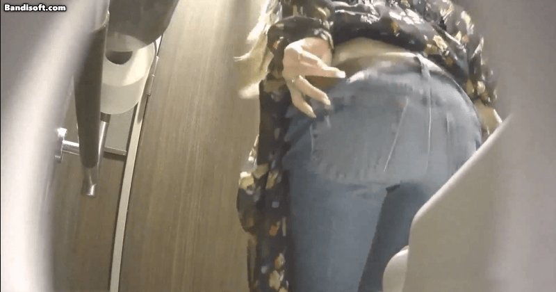 首尔商场双镜头后拍各种美女丰满臀部几个稀毛嫩逼美女