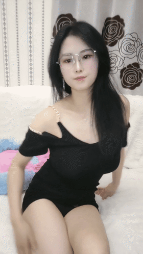 极品御姐让人眼前一亮【天天老鼠】眼睛婊奶子真大跟炮友做爱嗷嗷叫气质出众骚死了！