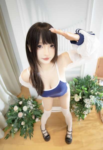 神楽坂真冬，纯欲白丝，点燃你内心的火，足控福利