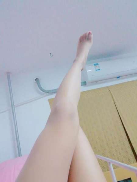 极品的美腿丝袜太让我喜欢了