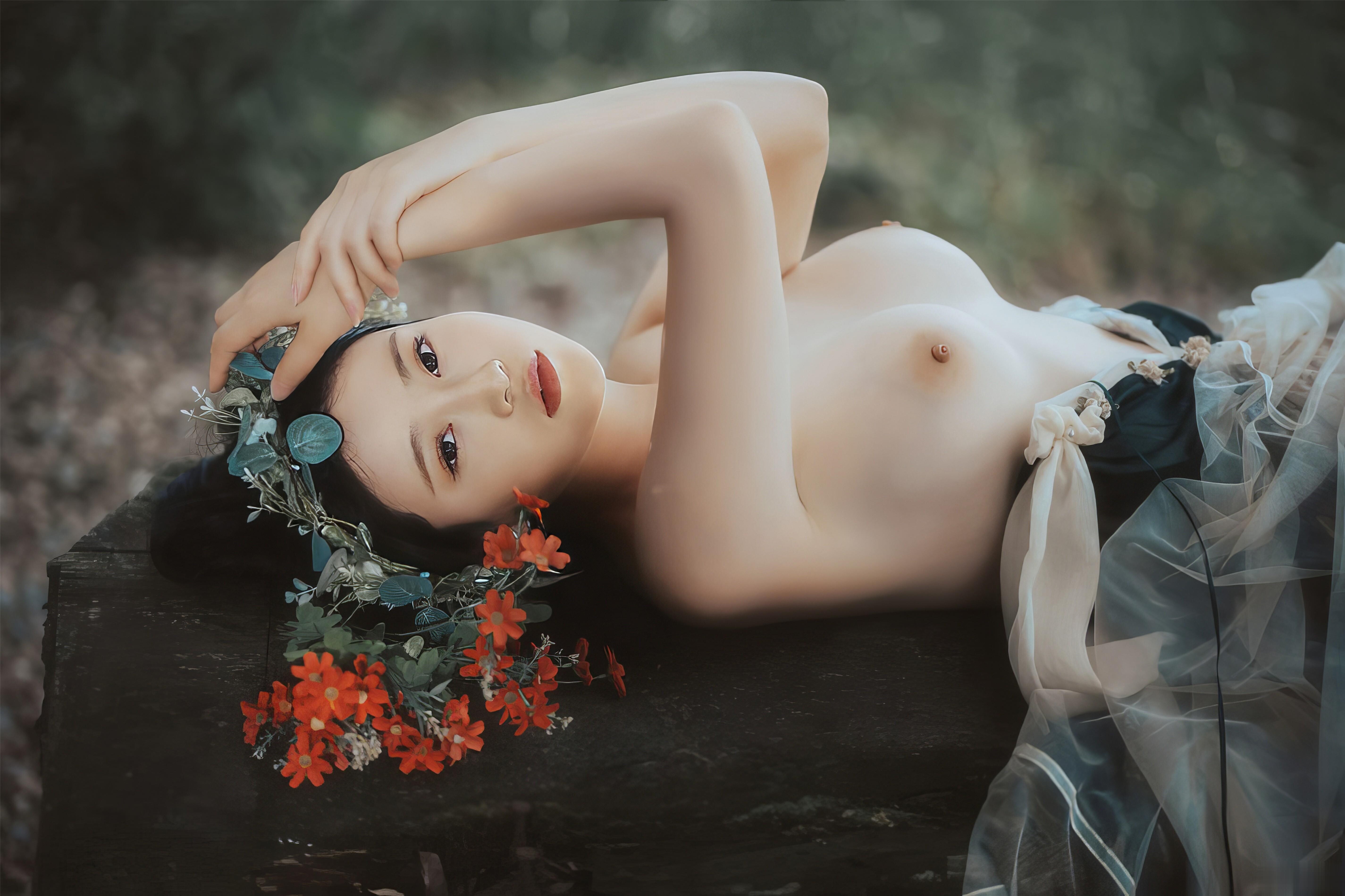 年年 – 爱丽丝仙境