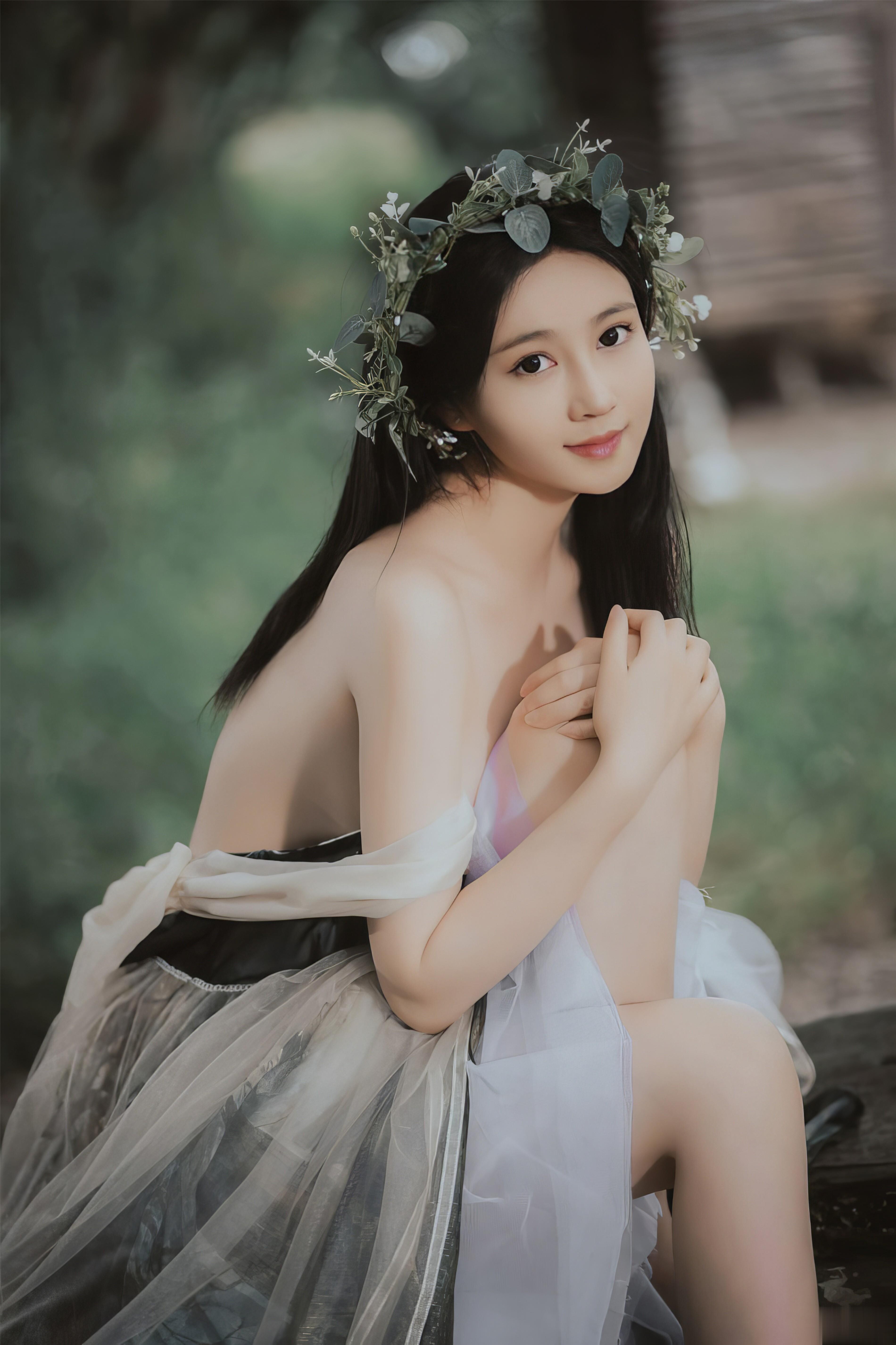 年年 – 爱丽丝仙境