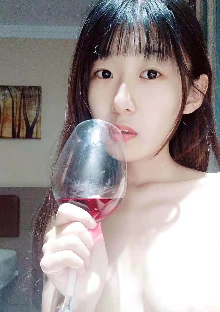 人前光鲜亮丽，人后风骚至极