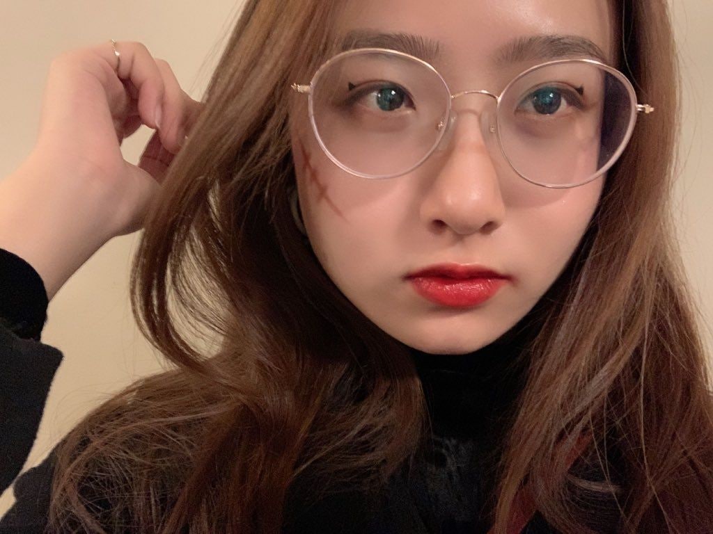 人前光鲜亮丽，人后风骚至极