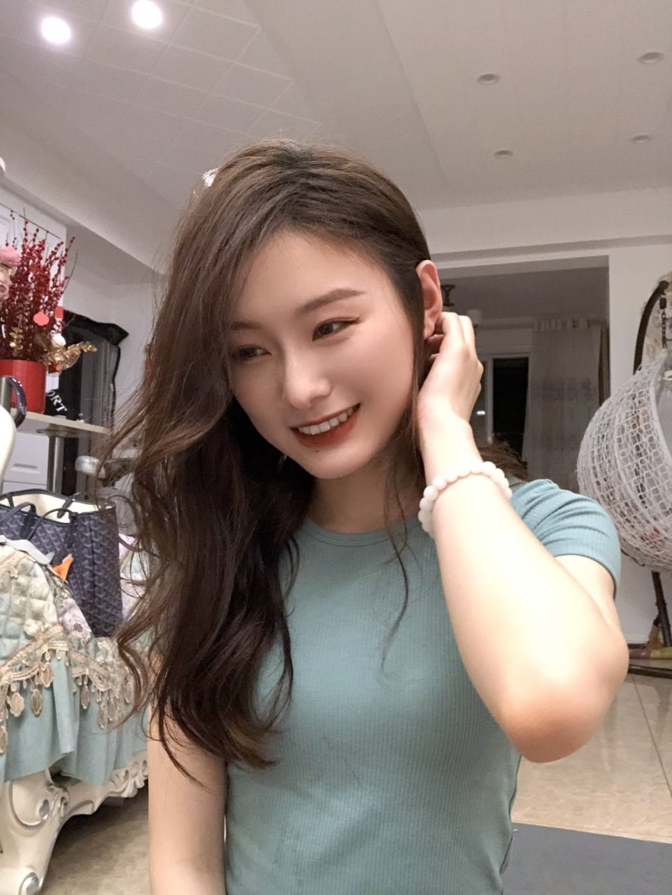 人前光鲜亮丽，人后风骚至极