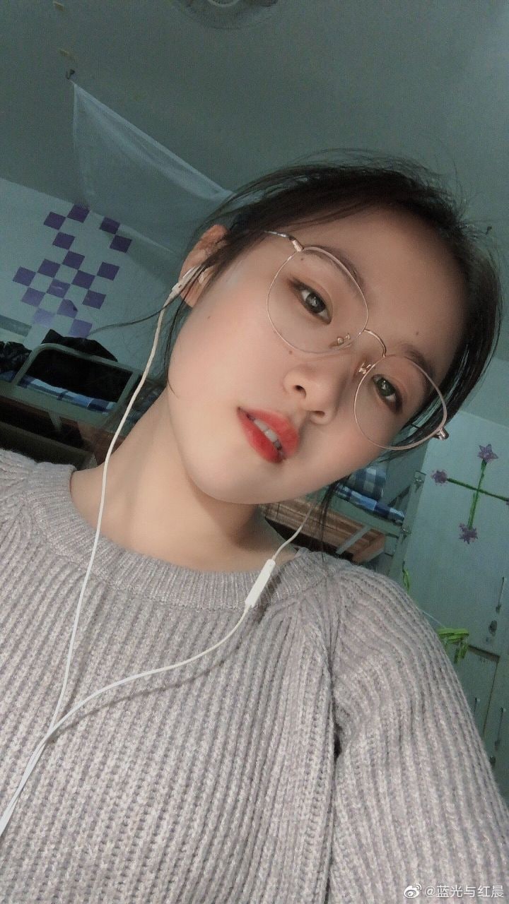 人前光鲜亮丽，人后风骚至极