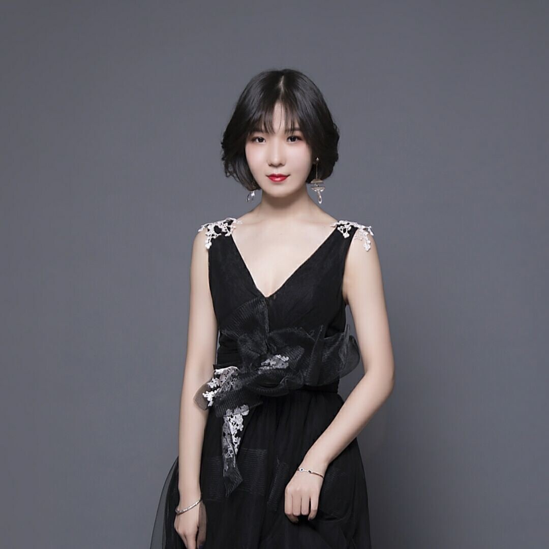 人前光鲜亮丽，人后风骚至极