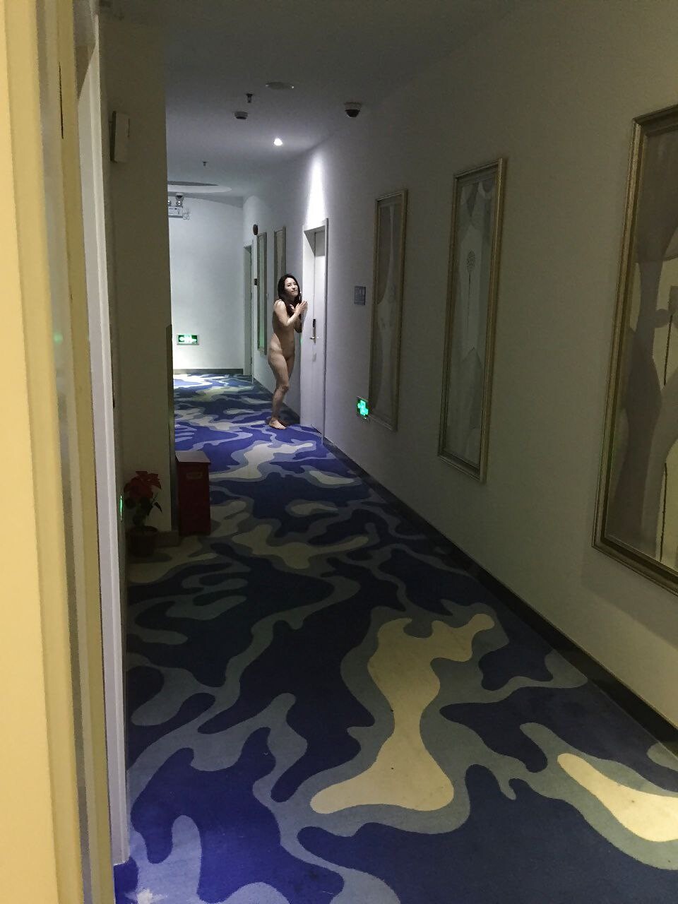 人前光鲜亮丽，人后风骚至极