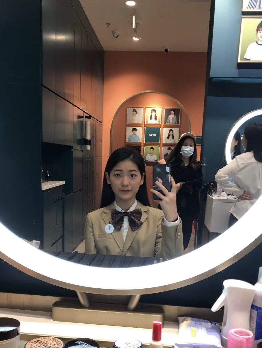 人前光鲜亮丽，人后风骚至极