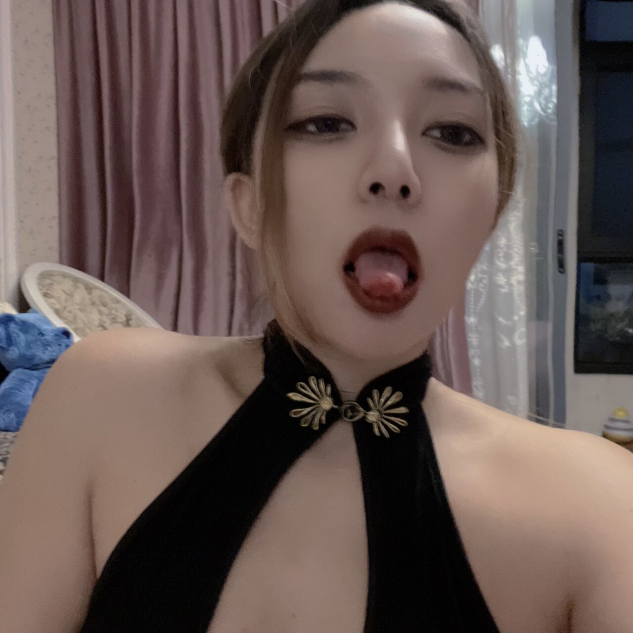 人前光鲜亮丽，人后风骚至极