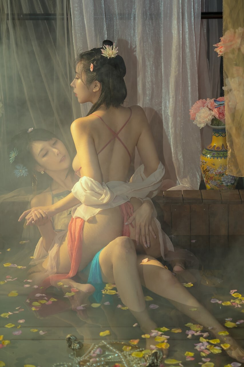 人前光鲜亮丽，人后风骚无比