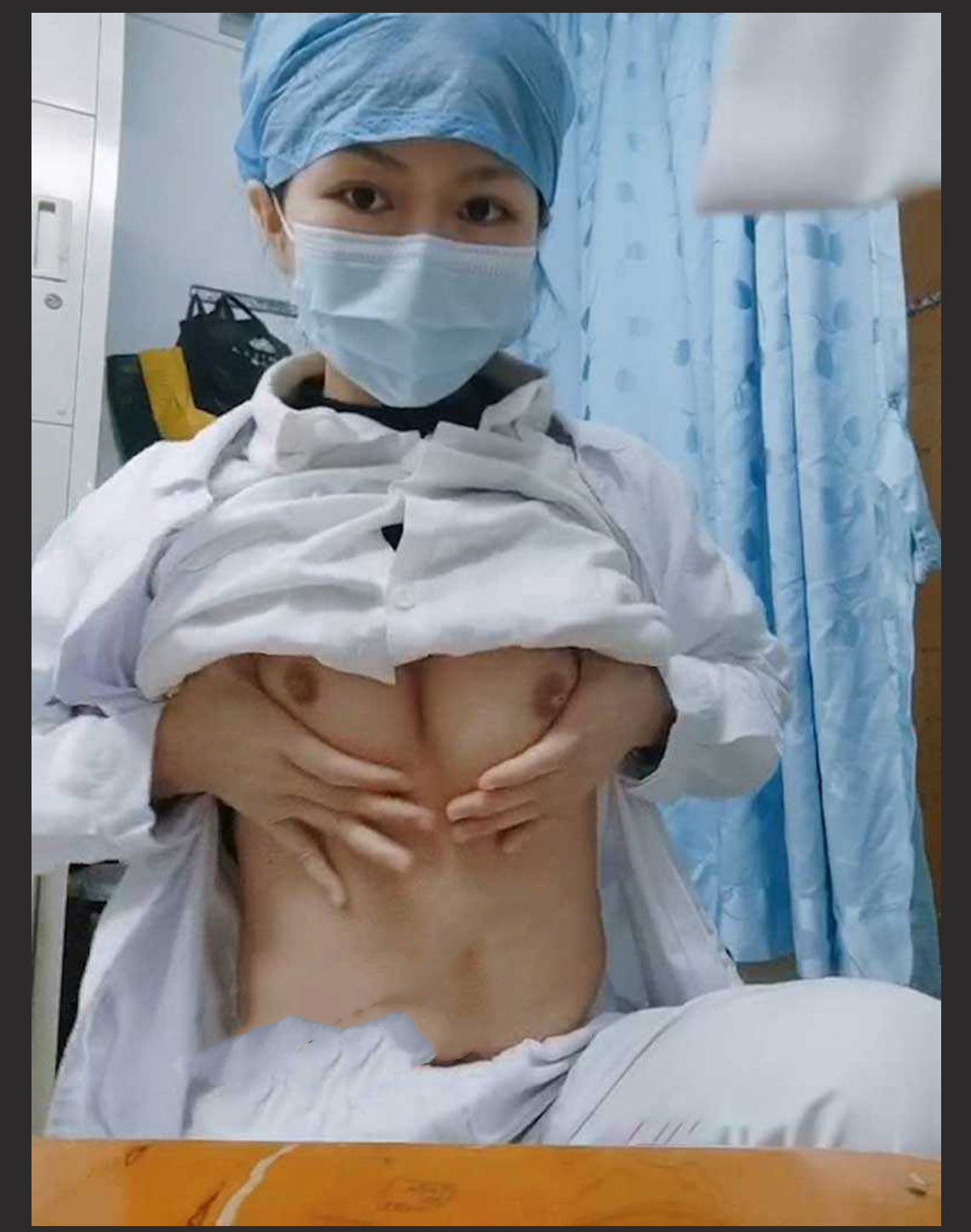 云南某医院极度反差小护士 骚劲发作上班期间玩露出自慰 与炮友啪啪、肛交、吞精视频流出 超级大胆开放