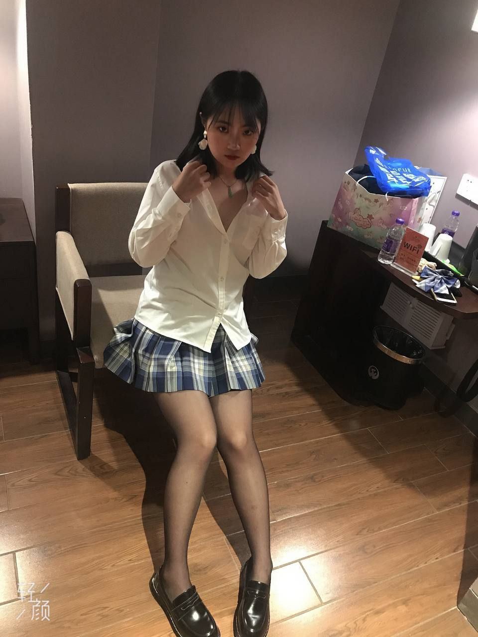 江苏省港口集团管理员蒋钊颖～长相清纯的骚母狗为了评优 主动献身领导充当领导的性爱玩具！