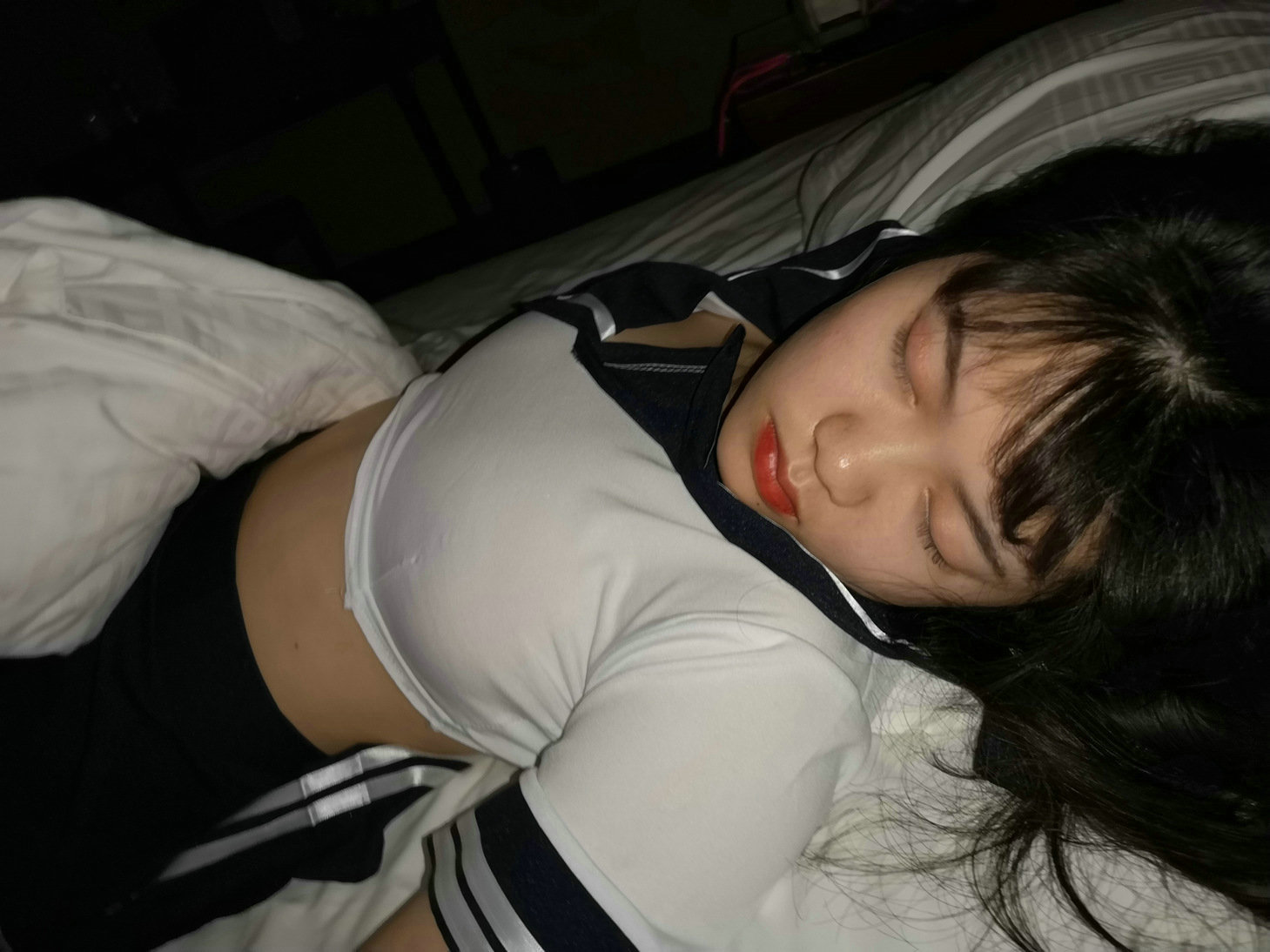 爽迷重庆00后JK学生妹屁眼打力水