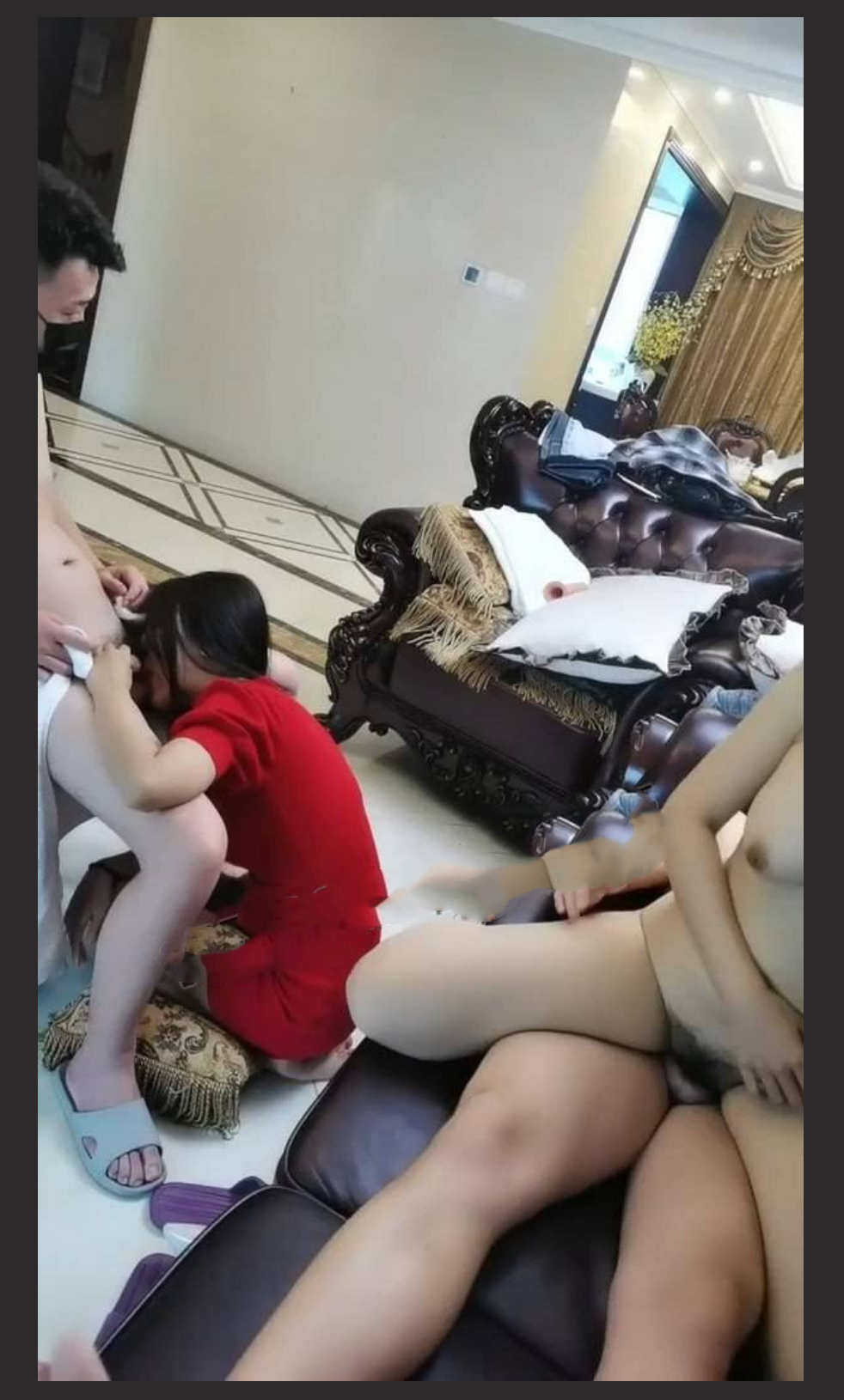 国产经典 大型换妻现场 刺激群交3个小穴三根肉棒轮着操