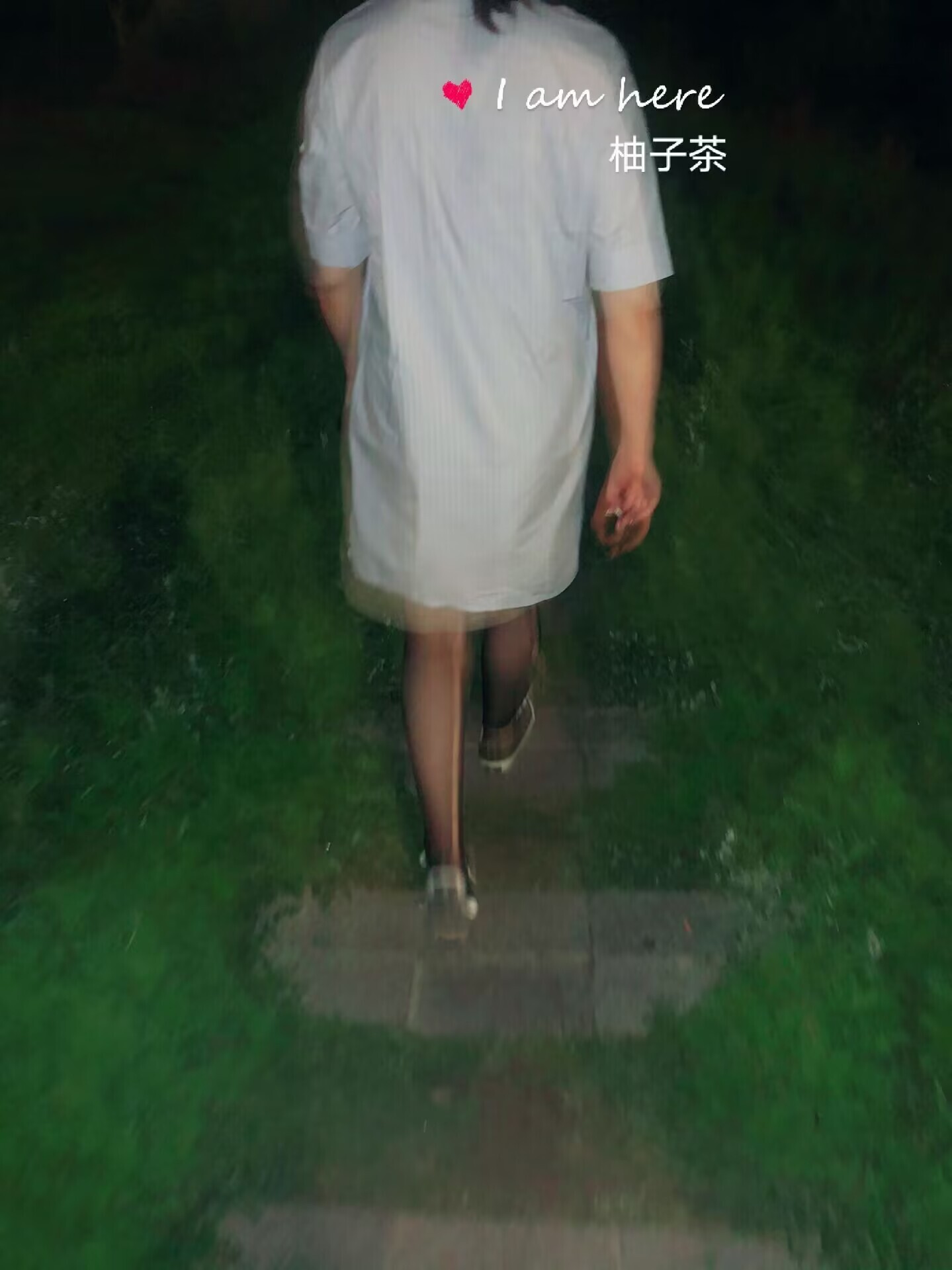 天气又热了起来，黑丝露出来降火
