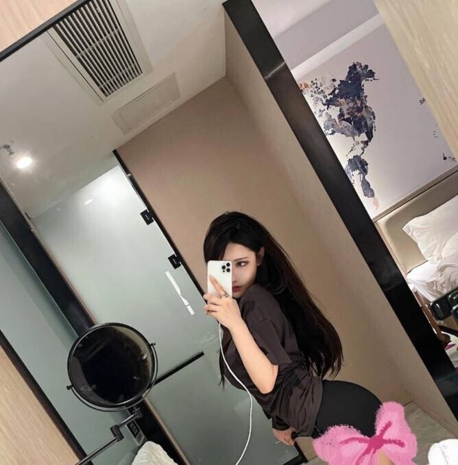 抖音55W粉丝颜值反差婊DJ露脸3P流出