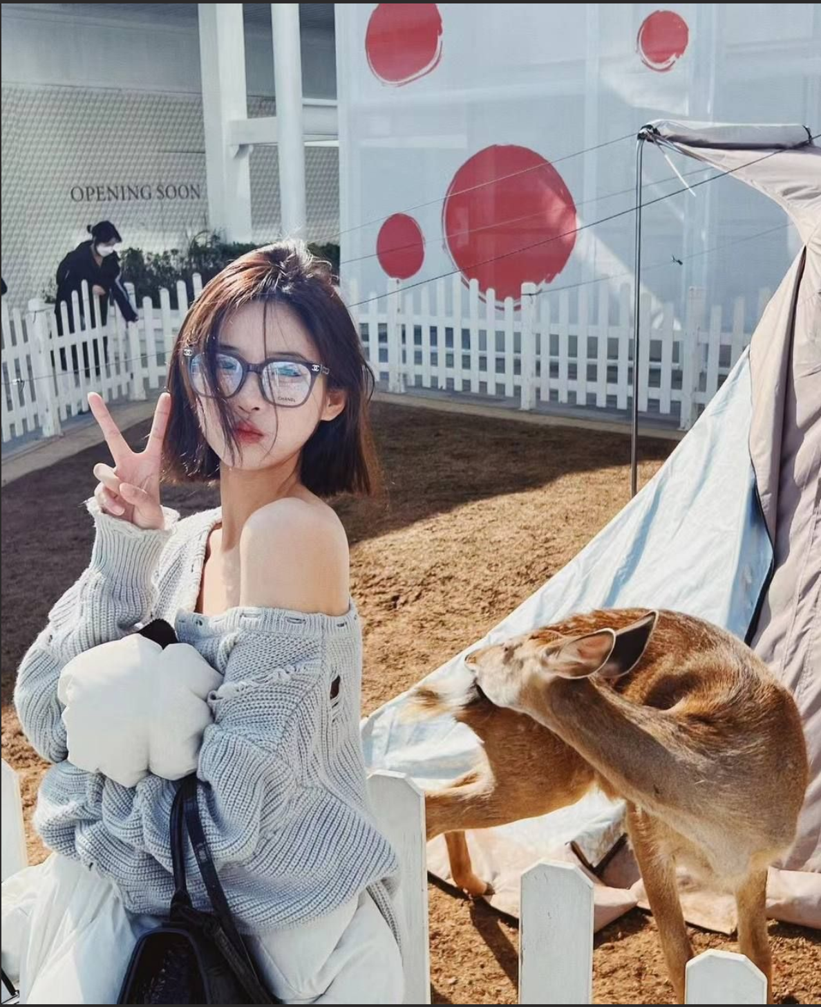 强上美术学乖乖女 一开始说好只亲亲抱抱 上了床怎能你说了算 精虫上脑 立马提枪上马