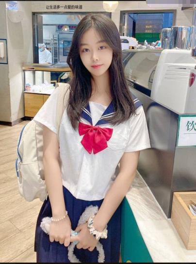 双马尾，校服，重点中学三重buff 人前乖乖女 父母眼中的好学生乖女儿，人后是个穿着整洁校服的乖乖女
