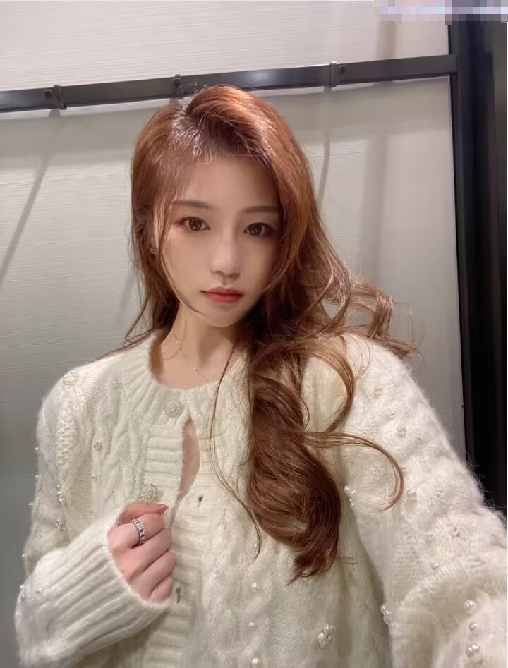 史上最美侧颜老师想尝试一下大鸡吧 这胸型真美爆了 而且还不下垂 漂亮人妻沉迷灯红酒绿