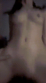 给你们看看小逼逼嫩不嫩想操吗？炮友说他喜欢我的夹子音 今早回家就把老公按在沙发上给办了，免得他吃醋