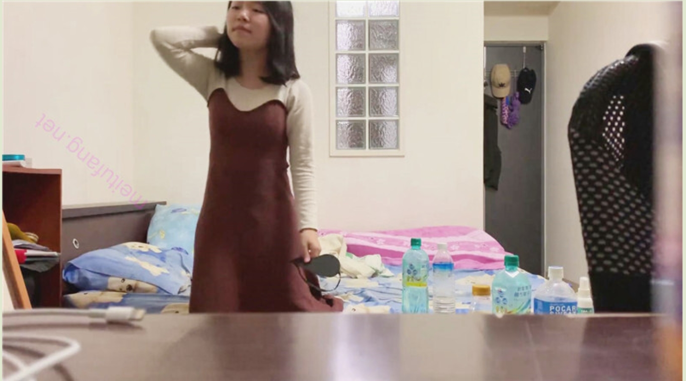 《台W情侣泄密》好兄弟跟女友大战的私密影片被我偷出来卖