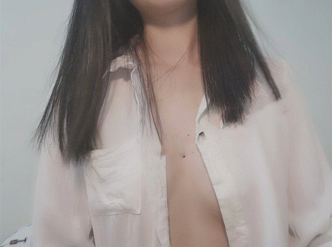 广东 深圳大学 医学部 大一新生 罗S娟 碰上渣男私密视图被流出