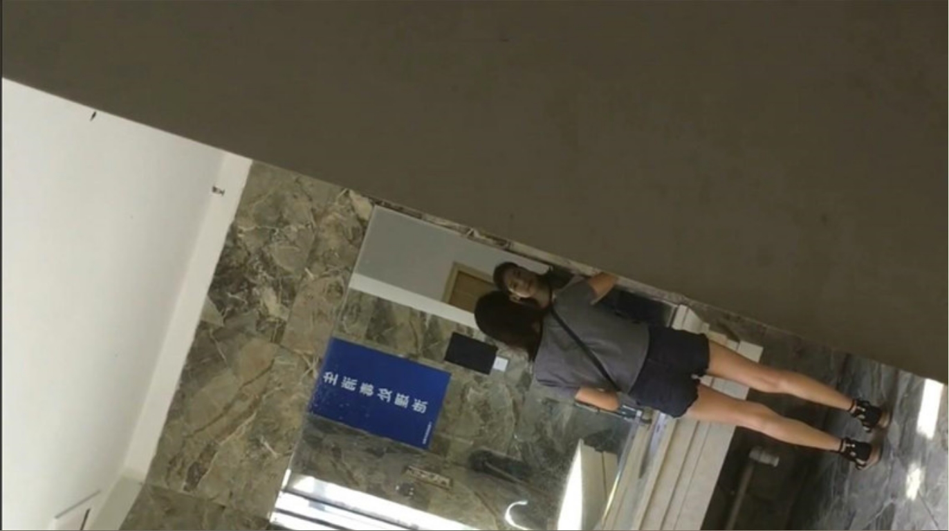 大神潜入服务中心女厕 全景偷拍几个来办事的美少妇的各种美鲍鱼