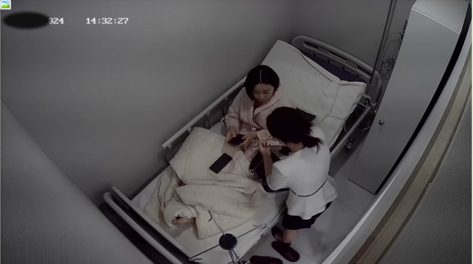 新流出❤️黑客破解整形医院手术室监控摄像头偷拍美女丰胸美臀手术速度还挺快的