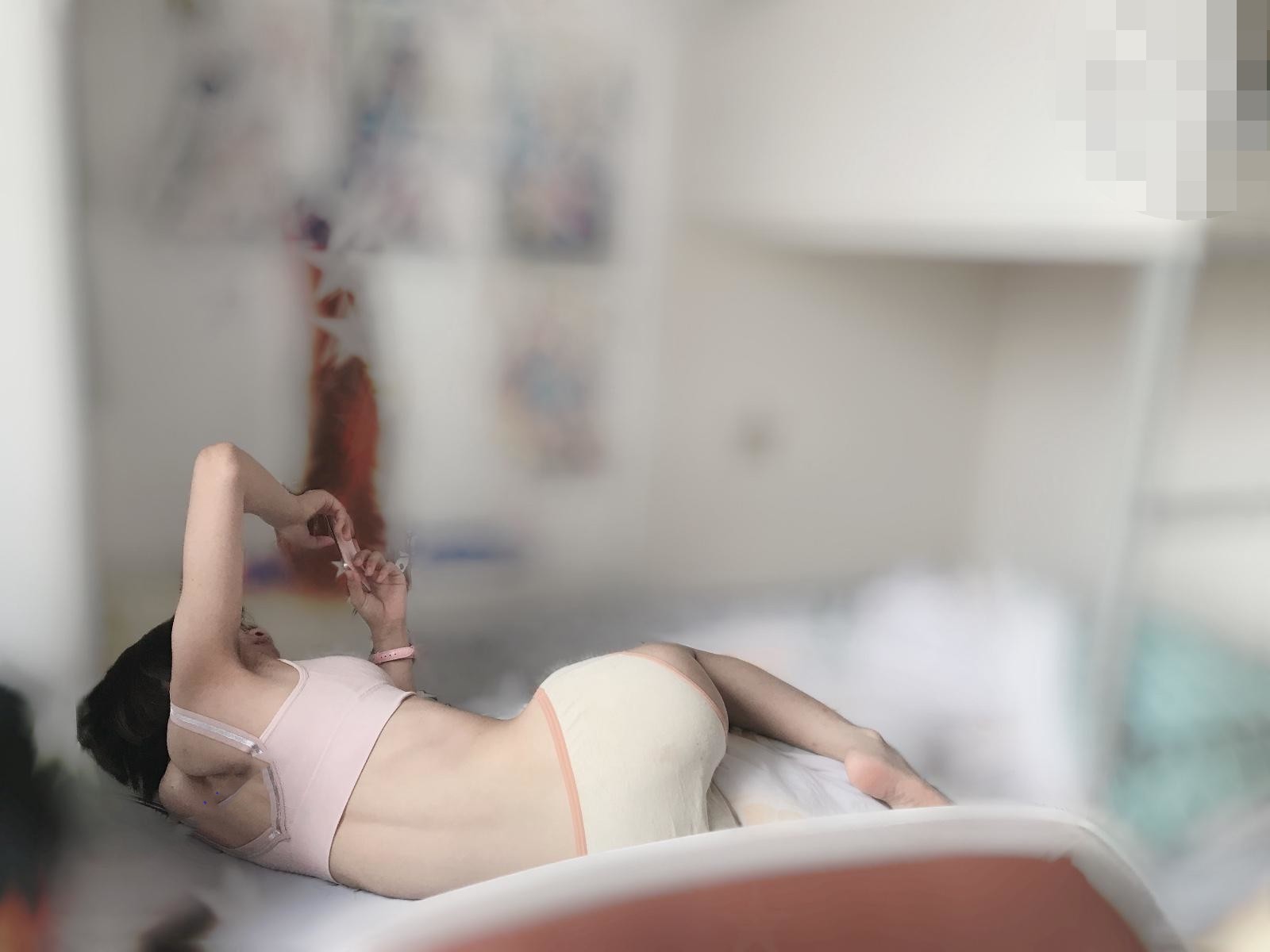 最新兄妹乱L后续1处女破处流X，哥哥和大学生亲妹秘密，瞒着爸妈偷偷做爱