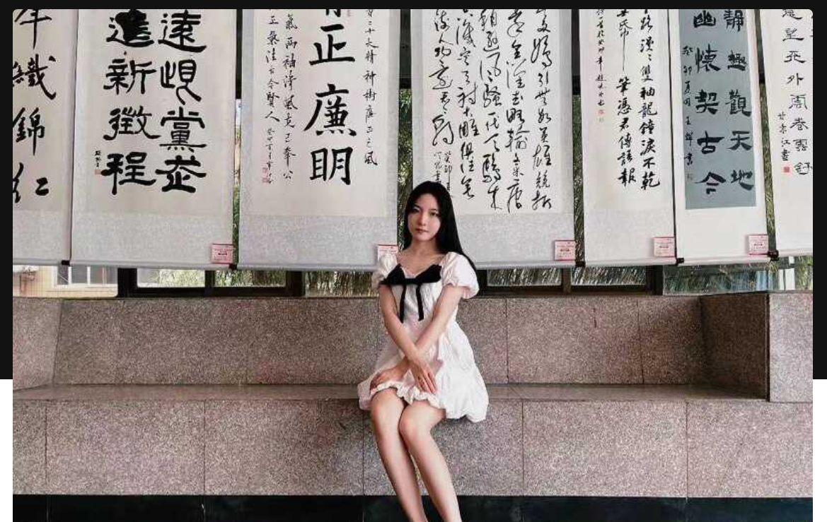 河北地质大学研究生范勃然 高颜值反差学生妹 近距离自慰掰穴 表面清纯背地里也是个骚浪蹄子