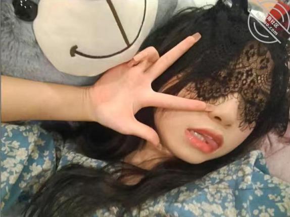✿高校性爱✿ 河南大学刚交的校花女友在教室肏穴 课桌上后入窄穴滚烫蜜道令人疯狂 白浆溢出极度兴奋狂射