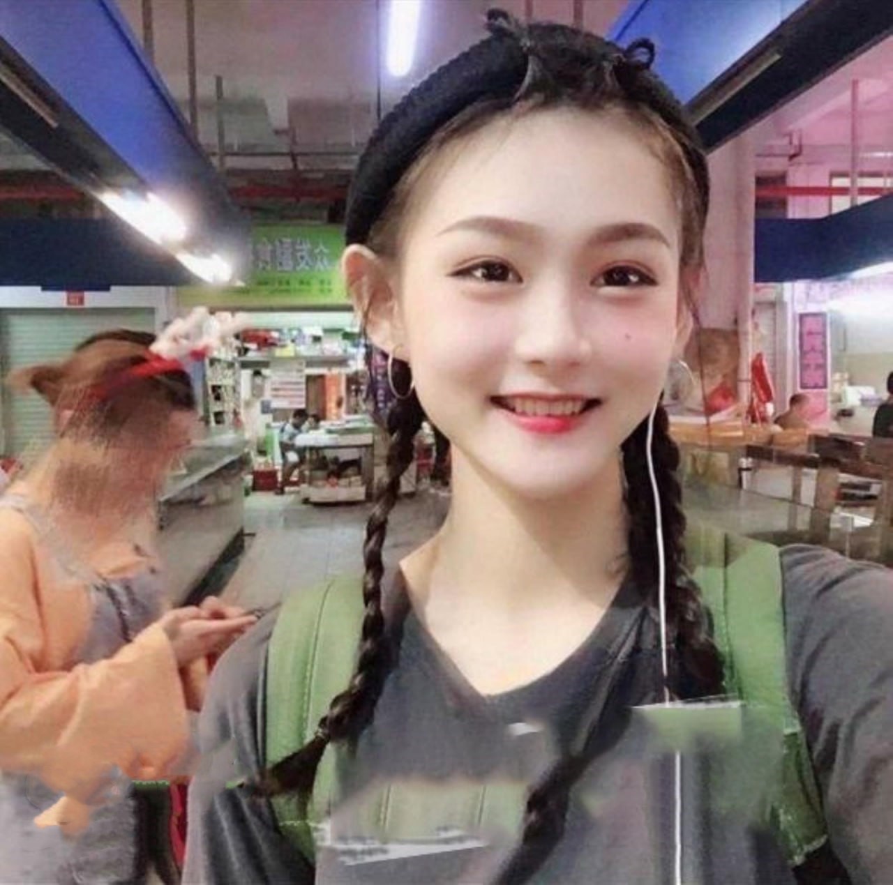 华中师范大学高颜值学生妹蔡靖薇 因网贷无力偿还 室友介绍出卖自己的第一次破除视频泄