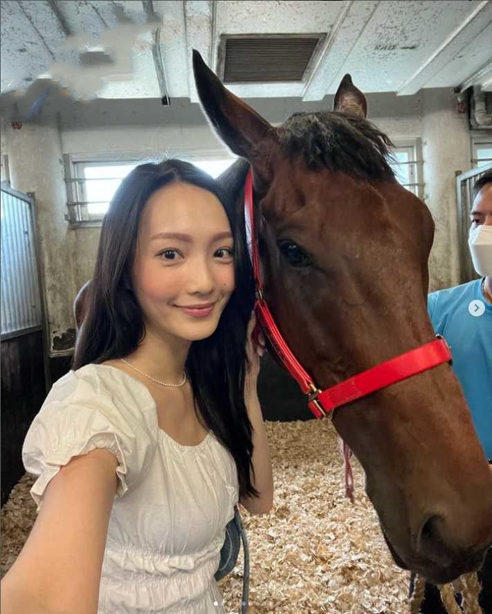 香港女星张凯娸又出不雅影片！男主还是有妇之夫！2分钟性爱影片遭疯传！