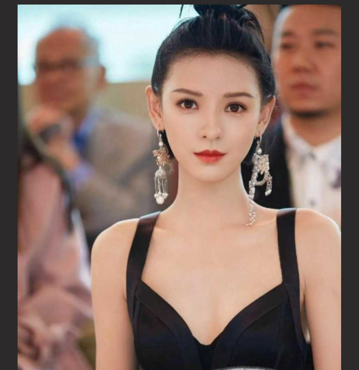 张予曦隐私被泄露 知名女星张予曦诱导粉丝陪睡交换 被偷拍不雅视频 ！